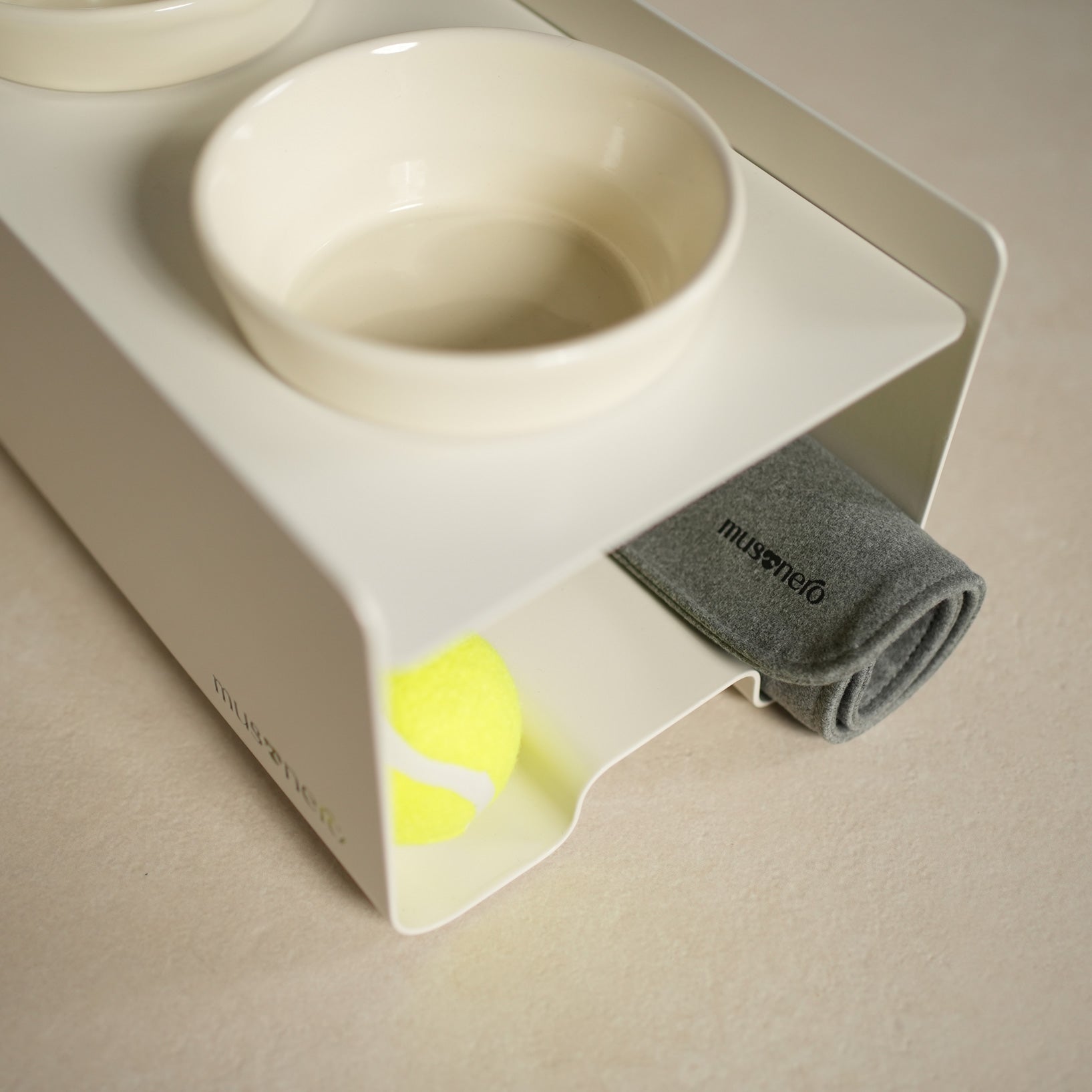 BILL PURO Dog Bowl Lifter